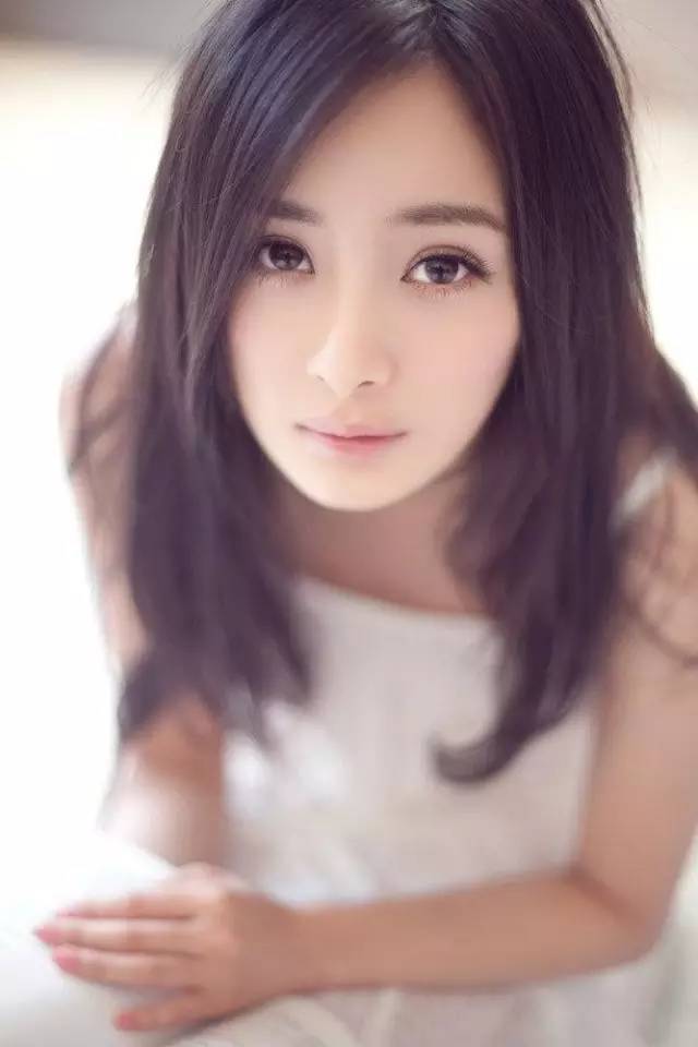 手枪与红唇